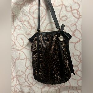 Henri Bendel shoulder tote w ribbon accent